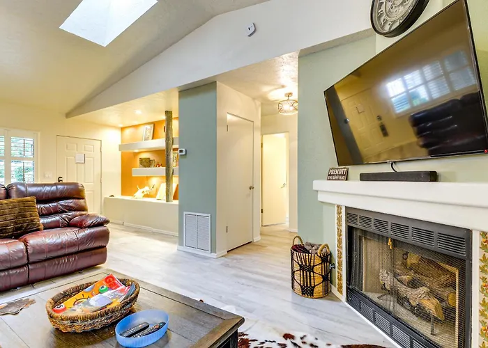 Mountain-view Deck: Pet-friendly In *