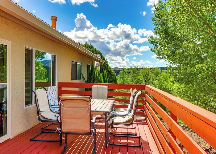 Mountain-view Deck: Pet-friendly In